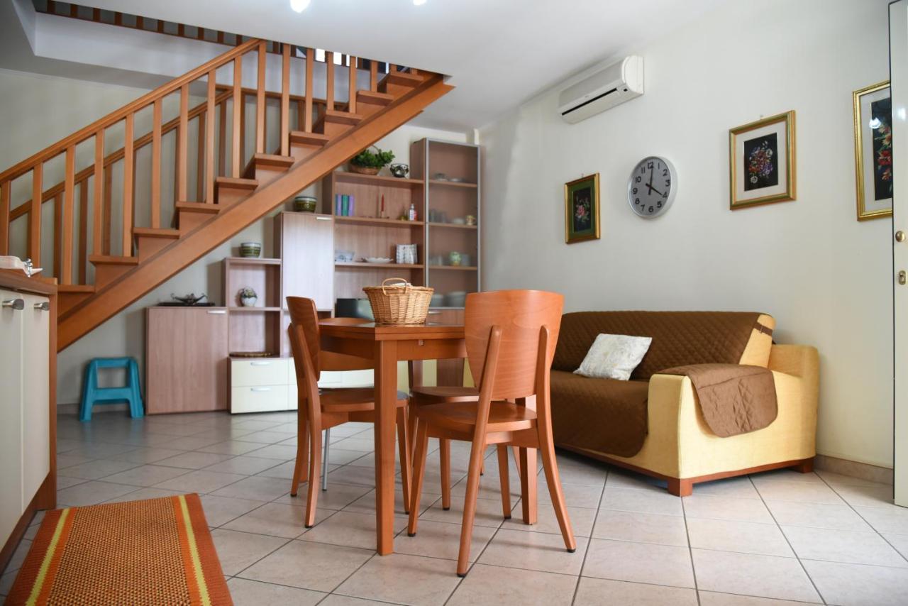 Villa Mamitas - Terrazza Panoramica - Box Privato - Servizio Spiaggia Siponto Exteriör bild